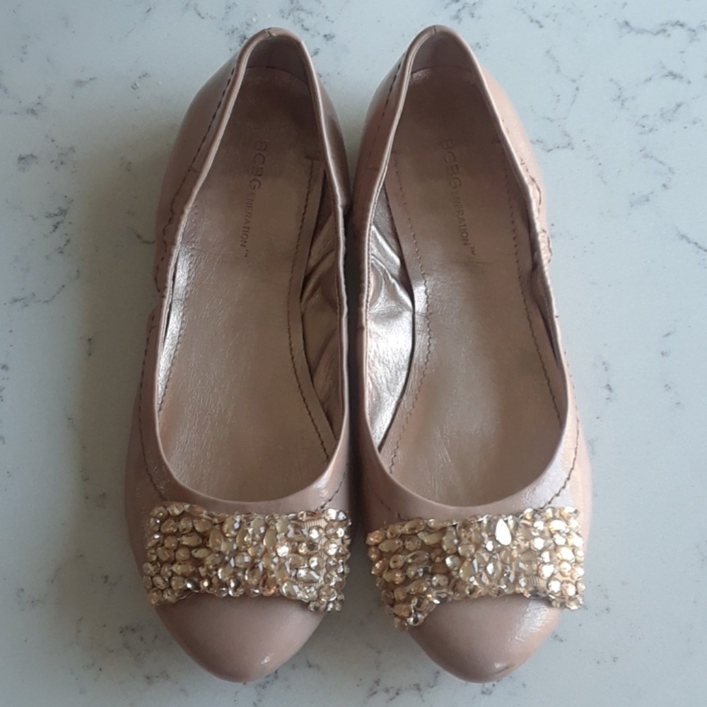 BCBG ballet flats